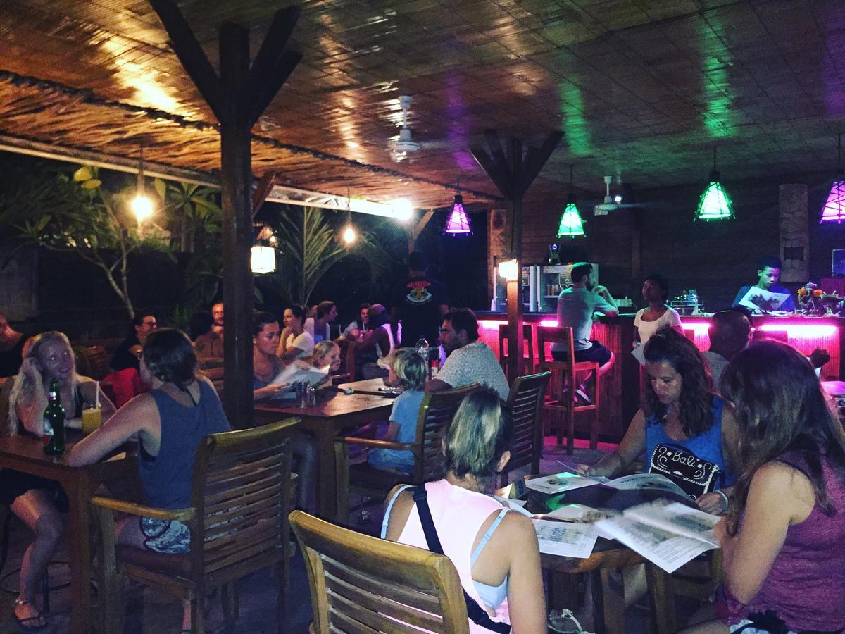 נוסה-למבונגן Tiki Bar And More מראה חיצוני תמונה