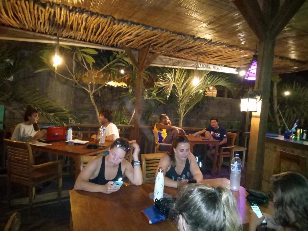נוסה-למבונגן Tiki Bar And More מראה חיצוני תמונה