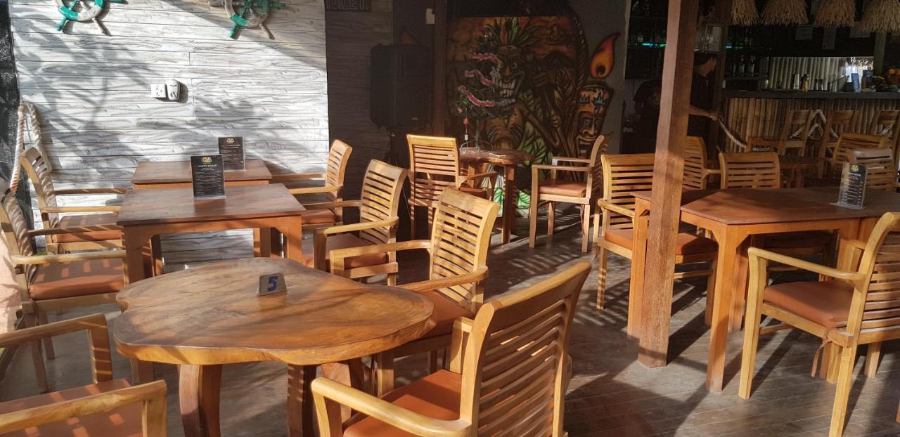 נוסה-למבונגן Tiki Bar And More מראה חיצוני תמונה